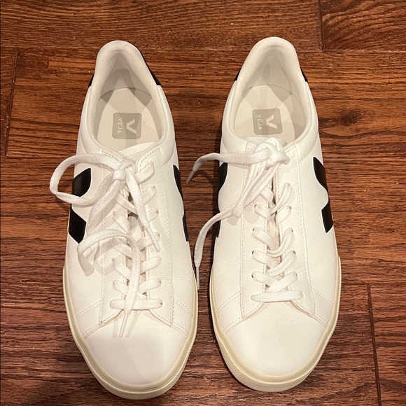 Veja Campo Leather Sneakers - Picture 2 of 8